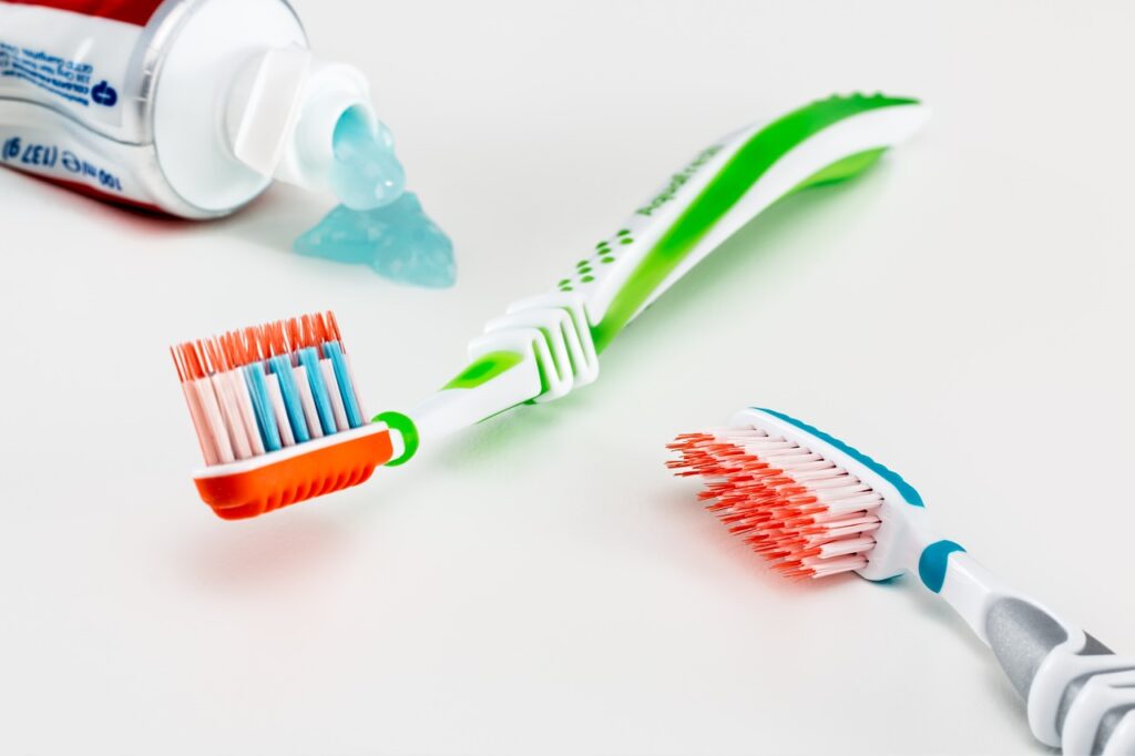 HOW TO SELECT THE ‘RIGHT’ TOOTHBUSH